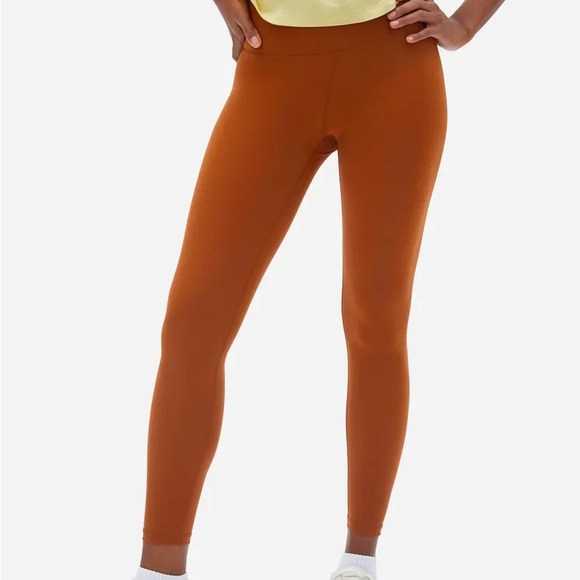 Everlane Perform Legging in Copper - Picture 3 of 7
